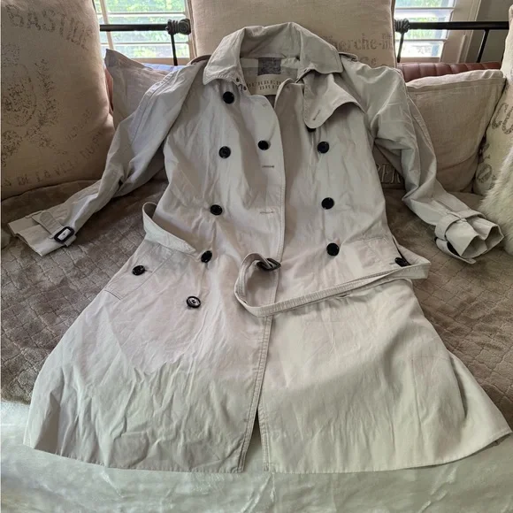 Burberry Brit Classic Trench Coat with Belted Waist - Picture 1 of 8